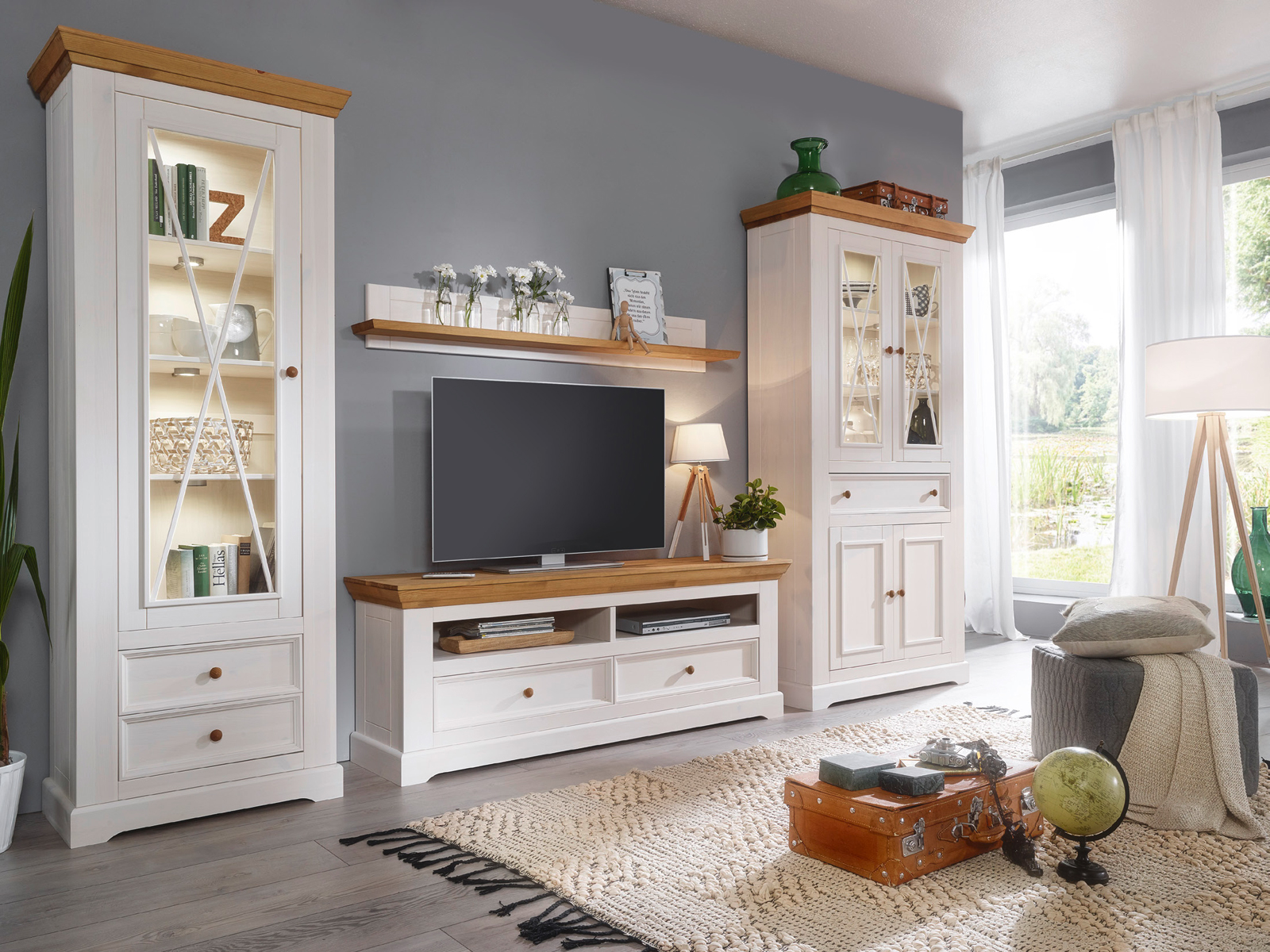 Wohnwand Milan 4-teilig, 2 hohe Vitrinen 1- und 2-türig, 1 TV-Lowboard