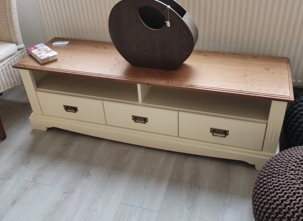 TV-Lowboard Padua – Massivholz Pinie Nordica, 153×68,5×43 cm Ausstellungsstück