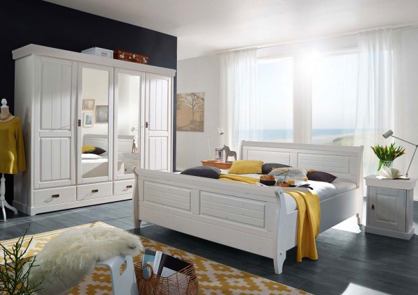 Schlafzimmer Set Napoli 4-türiger Kleiderschrank Bett 180x200 u. 2 Nachtkonsolen Pinie Nordica weiss
