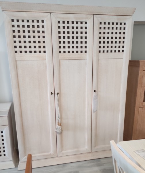 Kleiderschrank 3-türig Ausstellungsstück Massivholz New Quadro